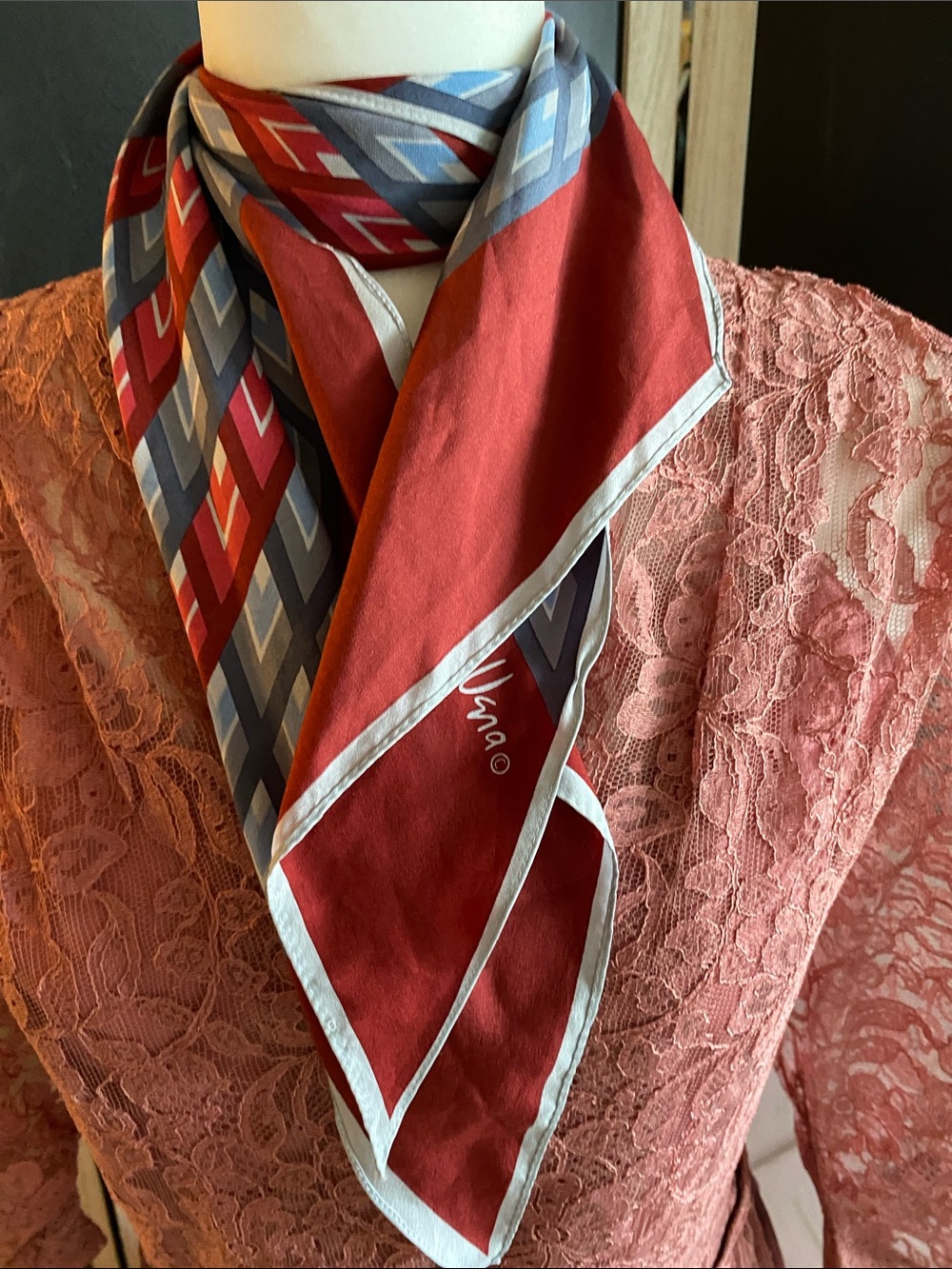 Vintage Vera Neumann arrow tipped scarf